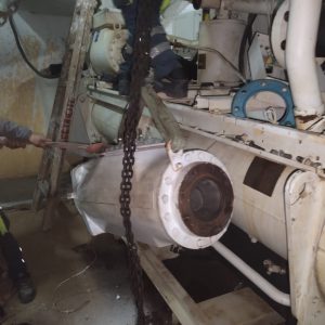 Changement du compresseur à vis du GEG Trane